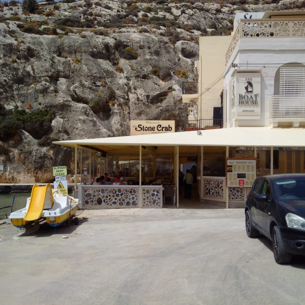 3 restaurants front Xlendi